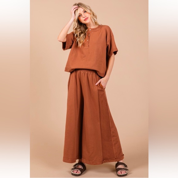 Fabulous Knit Raw Edge Top and Pants Set - Picture 2 of 7